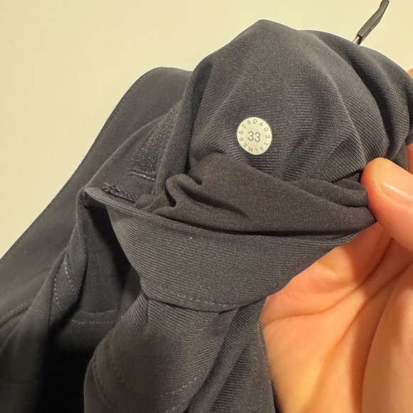 lululemon ABC Slim Pant - 33 x 33 - Picture 3 of 3